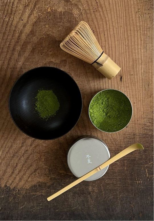 🍵 Matcha vs Coffee: Why Matcha Is a Better Source of Caffeine (Especially for Women)