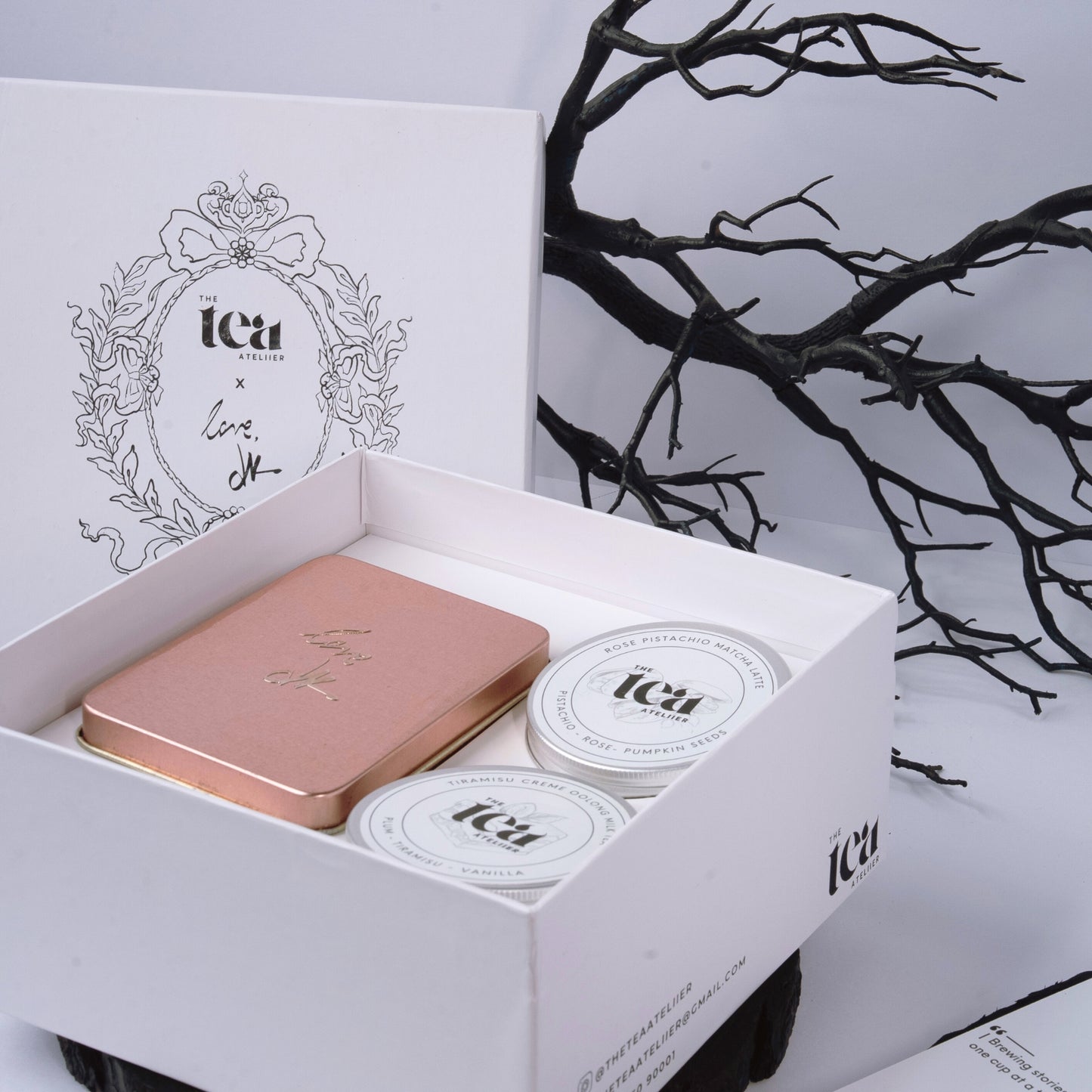 SILVER LININGS GIFT BOX (COLLAB WITH LOVE, DK)