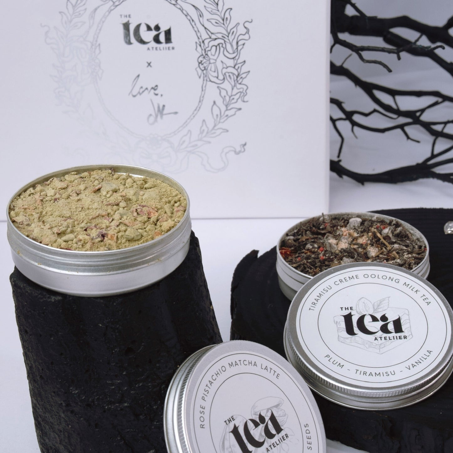 SILVER LININGS GIFT BOX (COLLAB WITH LOVE, DK)